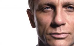 Daniel Craig injured his knee two months back, which was reported as a minor sprain during a fight scene at Pinewood. During the scheduled Easter break ...