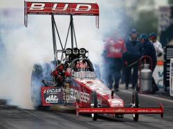 Most top fuel dragsters have the engine placed in the rear, although some, called slingshot dragsters, have the engine in front of the driver.