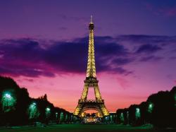 ... Eiffel Tower Wallpaper ...