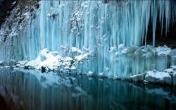 Frozen Waterfall wallpaper