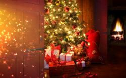 Christmas Tree with Lights and Gifts (click to view)