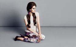 Lana Del Rey Sitting Wallpapers Pictures Photos Images. «