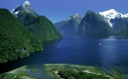 ... Fiordland National Park NEW ZEALAND www.tourismprofile.com ...