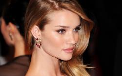 In a huge coup for locally owned beauty brand ModelCo, international model and all round babe Rosie Huntington-Whiteley has been tapped as the first ...