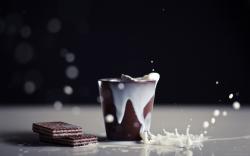 Splash Cup Milk Wafers with Cocoa HD Wallpaper