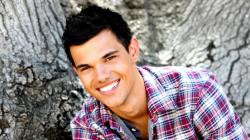 Taylor Lautner download wallpaper